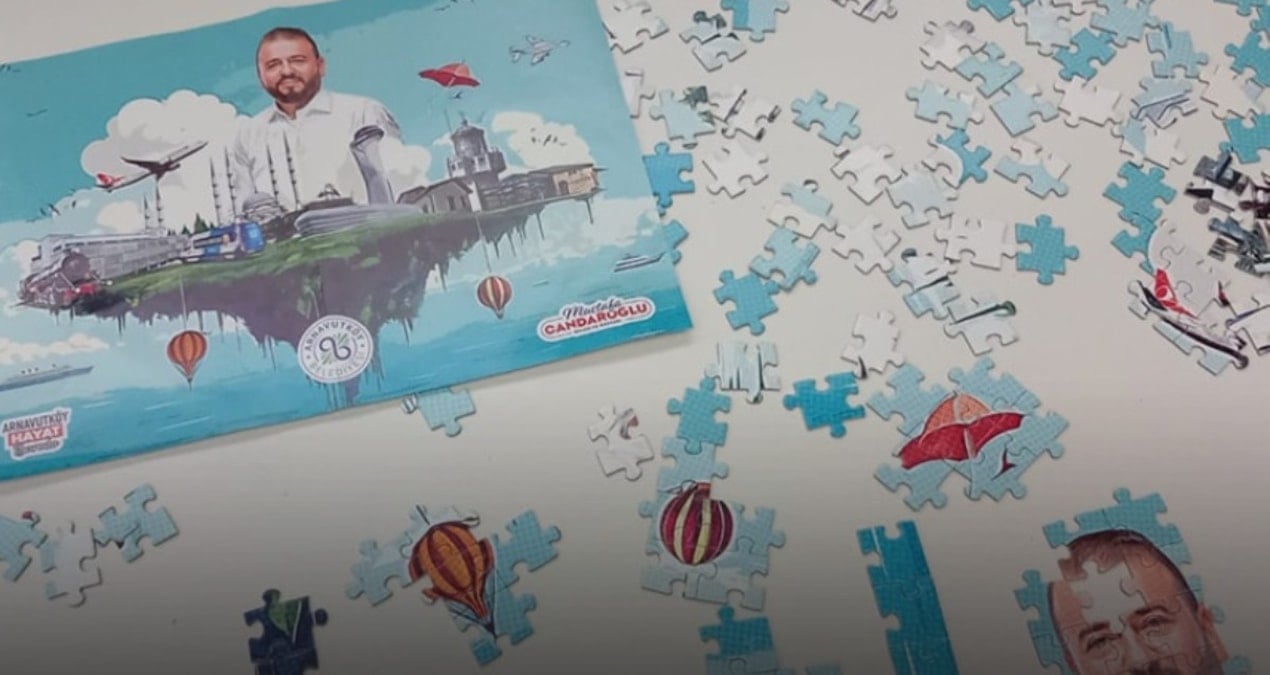 AKP’li başkan kendi fotoğrafını yapboz yaptırıp dağıttı: ‘Bu nasıl bir ego?’