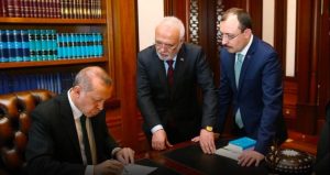 AKP’li Mustafa Elitaş erken seçim için tarih verdi