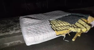 Aksaray’da Kaza: Yolda Kalan Yatağa Çarpan Araçta Sürücü Yaralandı