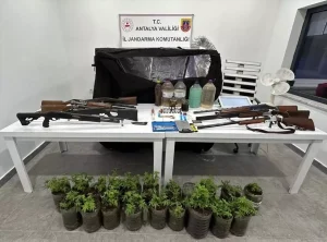 Alanya’da Uyuşturucu ve Silah Operasyonu