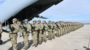 Almanya’da NATO tatbikatına katılacak Mehmetçikleri, aileleri uğurladı