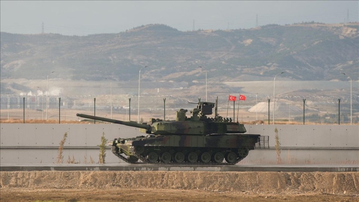 Altay hamlesi Atina’yı alarma geçirdi