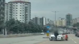 Ankara’da trafikte tartıştığı sürücüyü kaputta kilometrelerce sürükledi