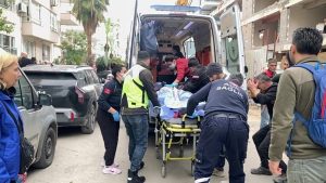 Antalya’da 5 katlı inşaatın çatı katından düşen genç hayatını kaybetti