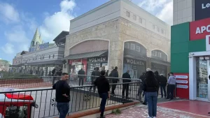 Antalya’da Alışveriş Merkezinde Yangın