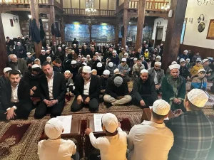 Ara Tatilde Camide Namaz Projesi