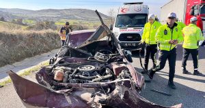 Araç TIR’a çarptı, 150 metre sürüklendi