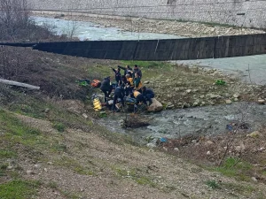 Asma Köprü Rüzgarla Ters Döndü