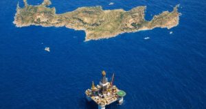 Atina Akdeniz’e çöküyor