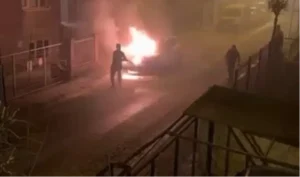 Avcılar’da Park Halindeki Araç Yangını