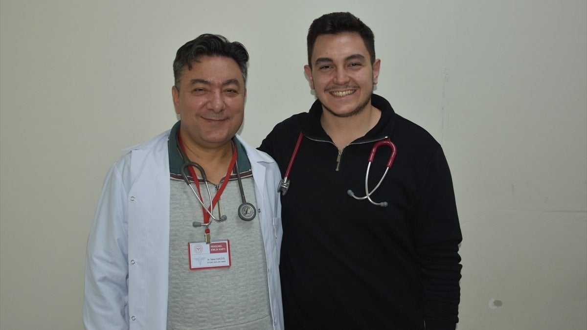 Aynı fakülte, aynı ilçe: Baba–oğul Sandıklı’da birlikte hastalara şifa dağıtıyor