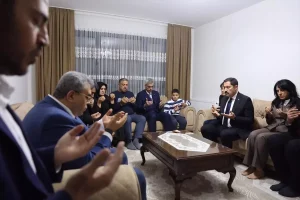 Bakan Memişoğlu, Depremzede Aileyi Ziyaret Etti