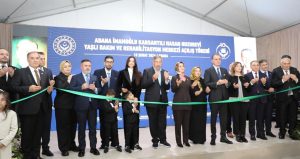 Bakanın yaptığı açılışa utancından gelemedi