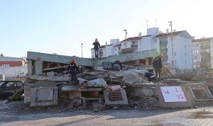 Bayraklı Belediyesi Arama Kurtarma Ekipleri AFAD Eğitimini Tamamladı