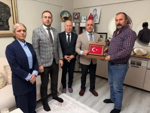 Beypazarı’da MHP’li yöneticiler ilk iftarını şehit babasının evinde yaptı