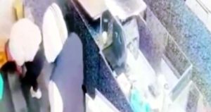 Biber gazıyla kuyumcu soydu! 1 kilo altınla yakalandı