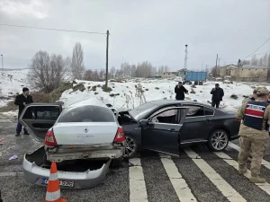 Bingöl’de Trafik Kazası: 1 Ölü, 5 Yaralı