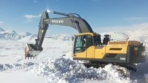 Bitlis’te karla mücadele çalışmaları sürüyor