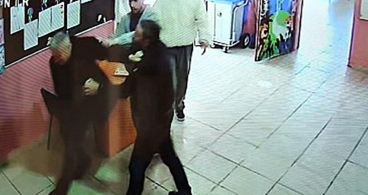 Bitlis’te okul müdürüne saldırı anı kameralara yansıdı