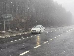 Bolu Dağı’nda Kar Yağışı Ulaşımı Etkiliyor