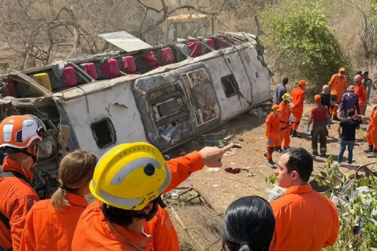 Brezilya’da Otobüs Kazası: 16 Ölü