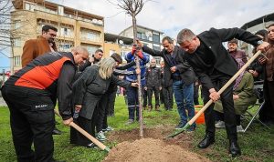 Buca’da 6 Şubat’ta kaybedilenler fidanlarla anıldı