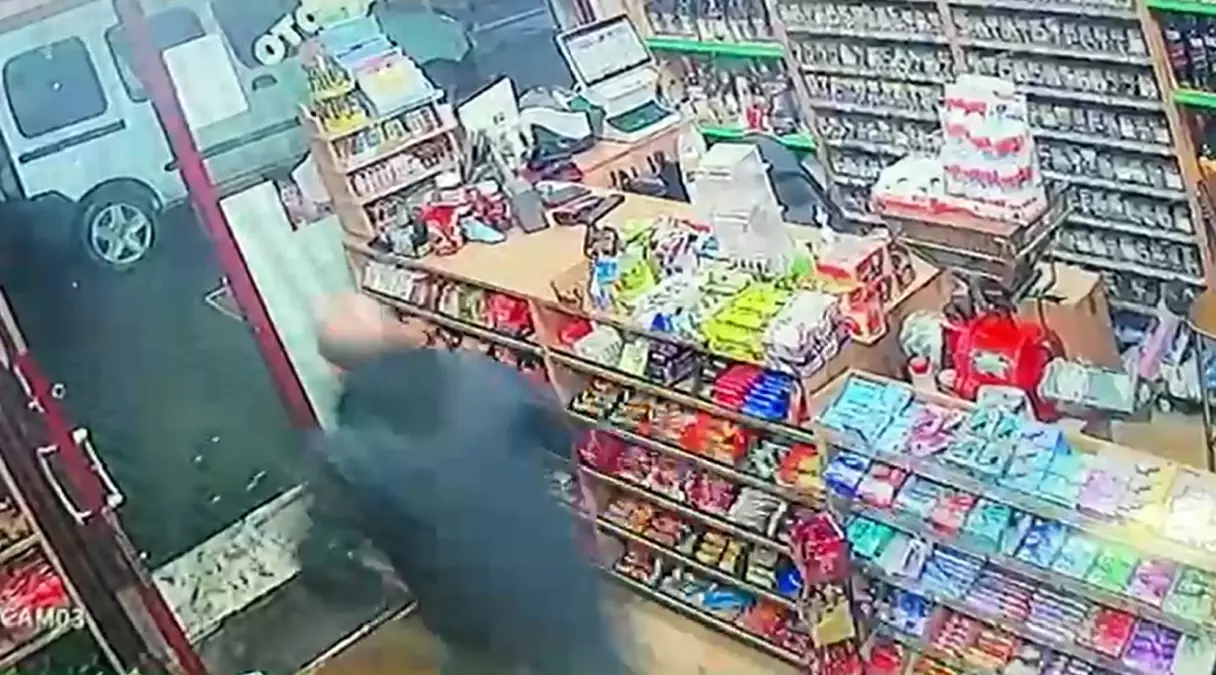 Büfeden 15 Bin Liralık Hırsızlık