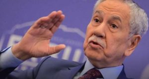 Bülent Arınç: Herkes dindarlardan kaçıyor, millet müslümanlığı bıraktı