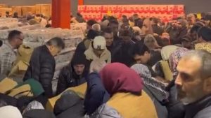 Bursa’da 100 TL’lik açılış fırsatı izdihama dönüştü