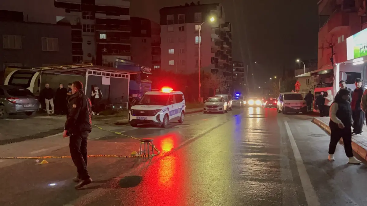 Bursa’da Kahvehaneden Çıkan İki Kişi Vuruldu