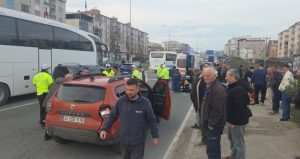 Bursa’da motosiklet ile otomobil çarpıştı: 2 yaralı