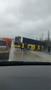 Büyükçekmece’de İETT Otobüsü Kaza Yaptı