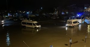 Çanakkale’de sağanak: Kepez Çayı ve Sarıçay taştı