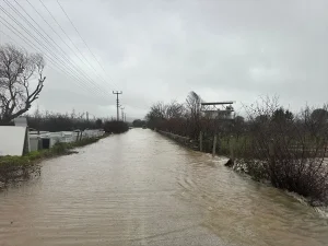 Çanakkale’de Yağış Yolu Çöktürdü