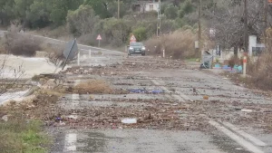 Çanakkale’deki kuvvetli fırtına hayatı olumsuz etkiledi