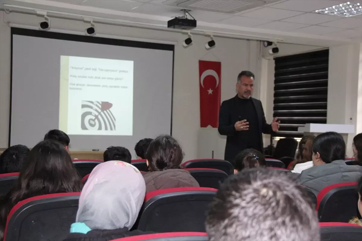 Cizre’de LGS Hazırlık Semineri