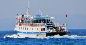 Denizde fırtına alarmı: Seferler iptal edildi, dalgalar 3 metreyi aştı