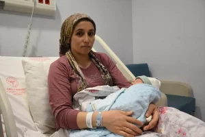 Depremde Kızını Kaybeden Anne, Aynı Gün Doğum Yaptı