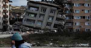 Depremzedeye rezerv alan kıskacı: Dava açan evsiz bırakılıyor