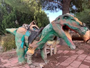 Dinozor Park’ta Kuş Yuvalarına Saldırı