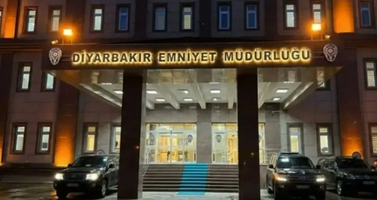 Diyarbakır’da el yapımı patlayıcıyla emniyete yönelik düzenlenen saldırı girişimine ilişkin 2 zanlı tutuklandı