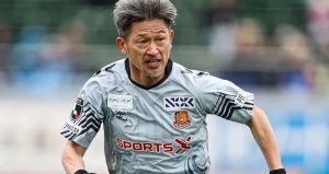 Dünyanın en yaşlı futbolcusu yeni takımıyla ilk maçına çıktı: Kendisinden 30 yaş küçüklerle oynadı