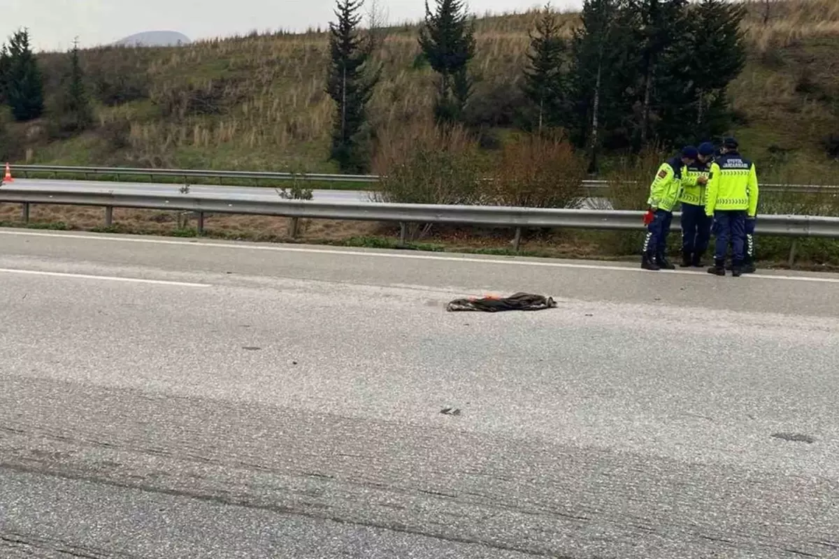 Düziçi’nde Otoyolda İşçilere Otomobil Çarptı