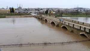 Edirne’de ‘Turuncu Alarm’: Nehirler Taşmaya Başladı