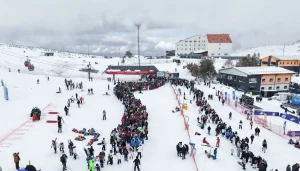 Erciyes’te Hafta Sonu Kayak Yoğunluğu
