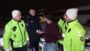 Erzurum’da trafikte aracıyla kaçan sürücüye 35 bin lira ceza kesildi