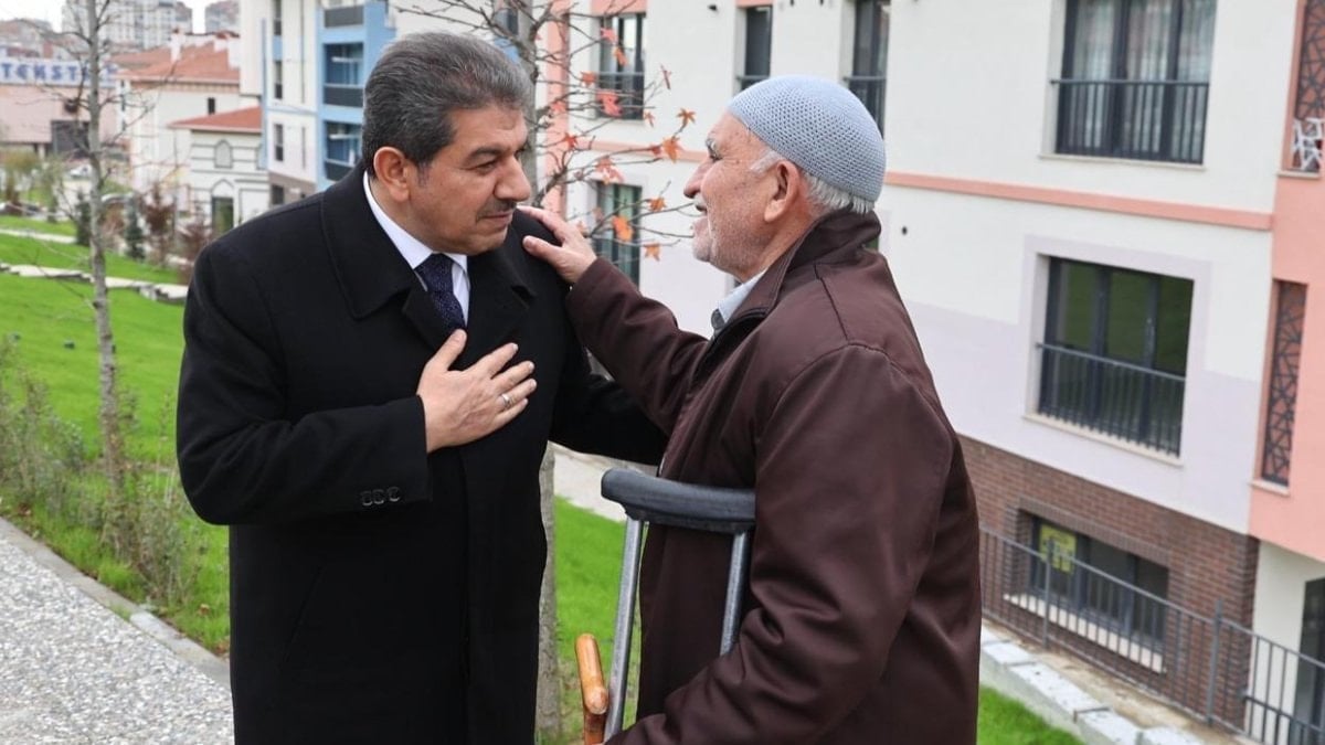 Esenler’de Sosyal Kart ile emeklilere anlamlı destek