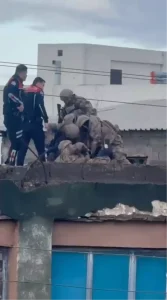 Eski iş yerini basıp 4 kişi yaraladı; çıktığı çatıda özel harekat etkisiz hale getirdi