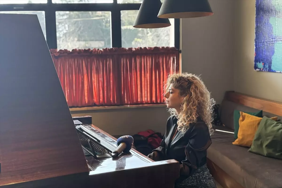 Esra Üçcan’dan ‘Mon Coeur Gönül’ Yorumu