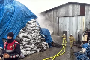 Eyüpsultan’da Yangın: 3 İş Yeri Etkilendi